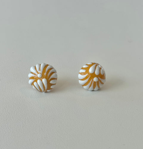 Talavera amarilla studs