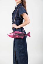 Pescado Crossbody