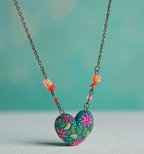 Blooming Corazón Necklace