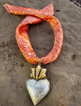 Corazón Seda Necklace