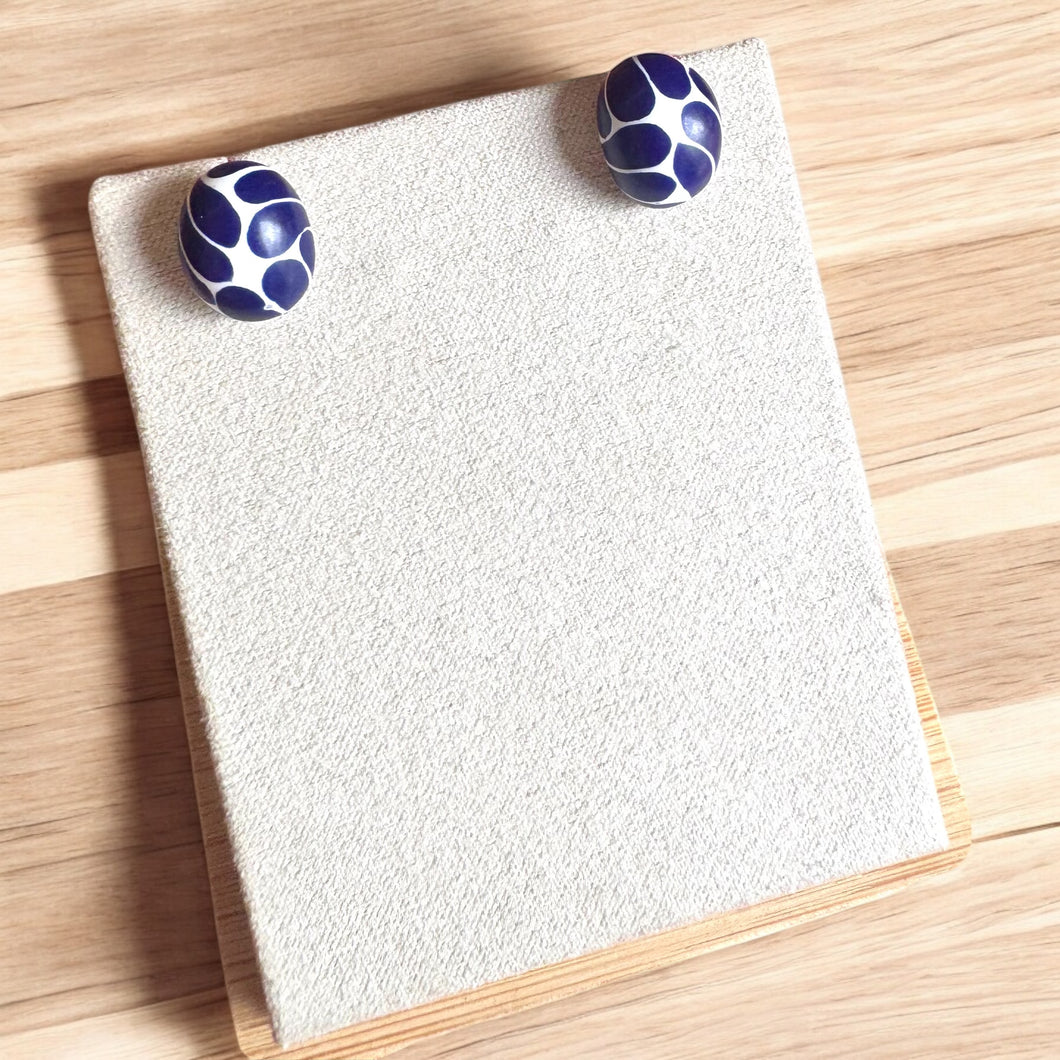 Talavera studs