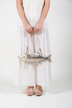 Pescado Crossbody